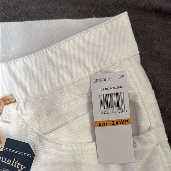 Democracy White Bermuda Shorts Classic Summer Style Plus Size 24WP - Picture 4 of 7